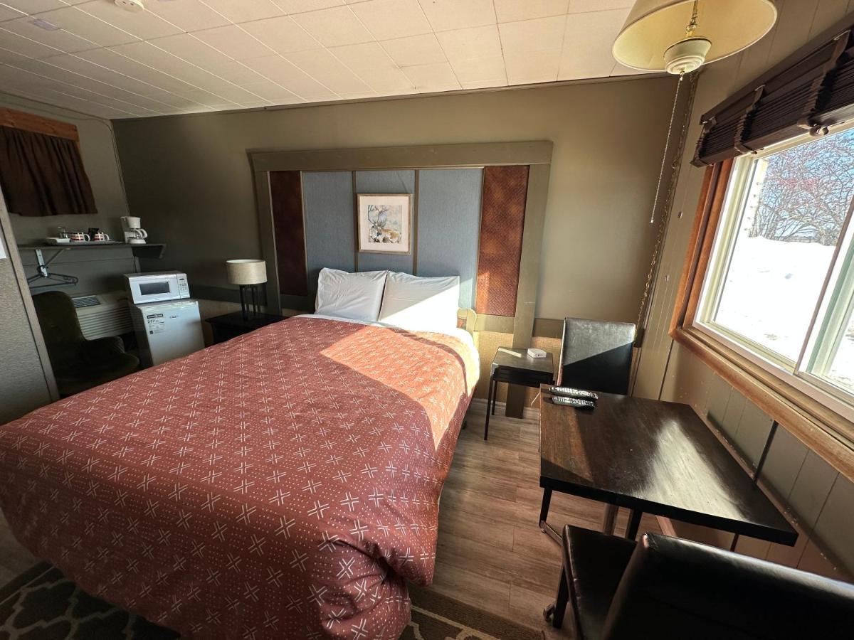 Pinecrest Motel Nipigon Zewnętrze zdjęcie
